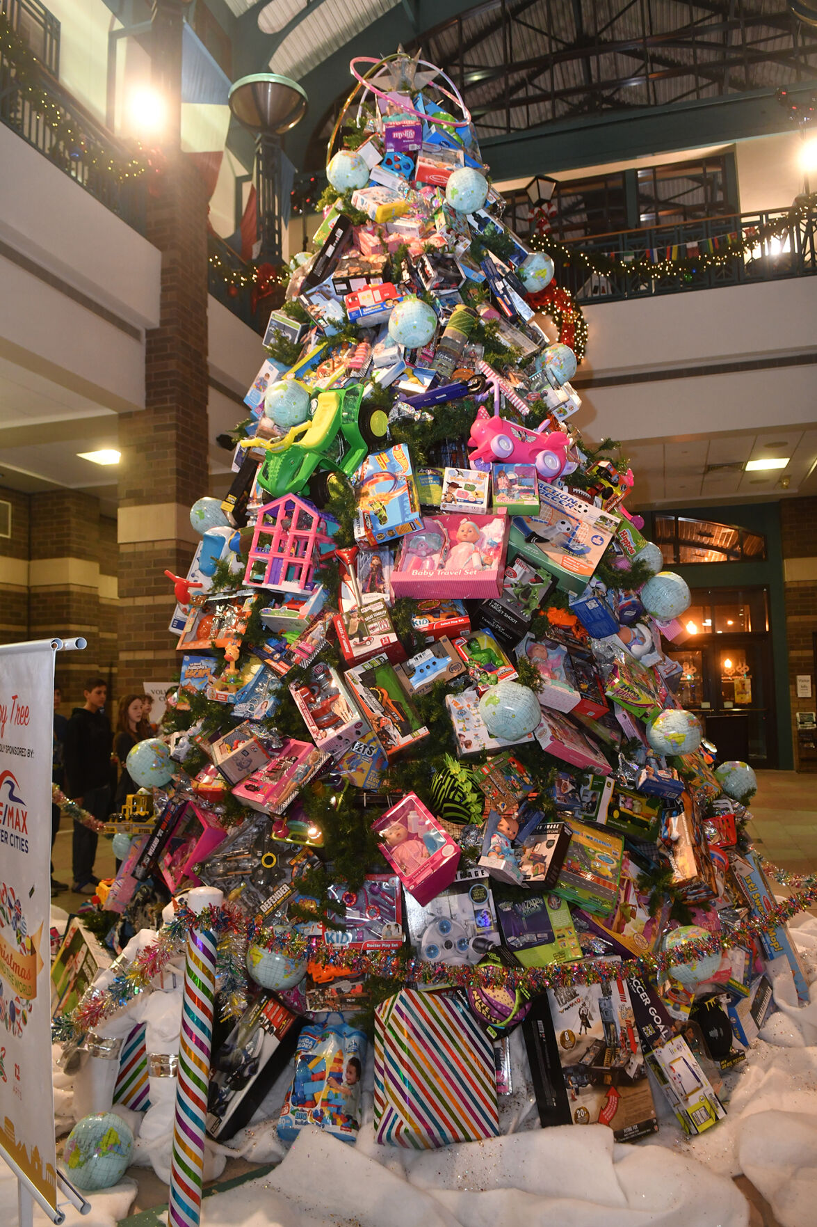 Festival of Trees "Christmas Around the World".